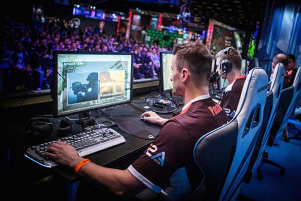 Người chơi áp dụng kinh nghiệm cá độ Esport để rinh thưởng lớn